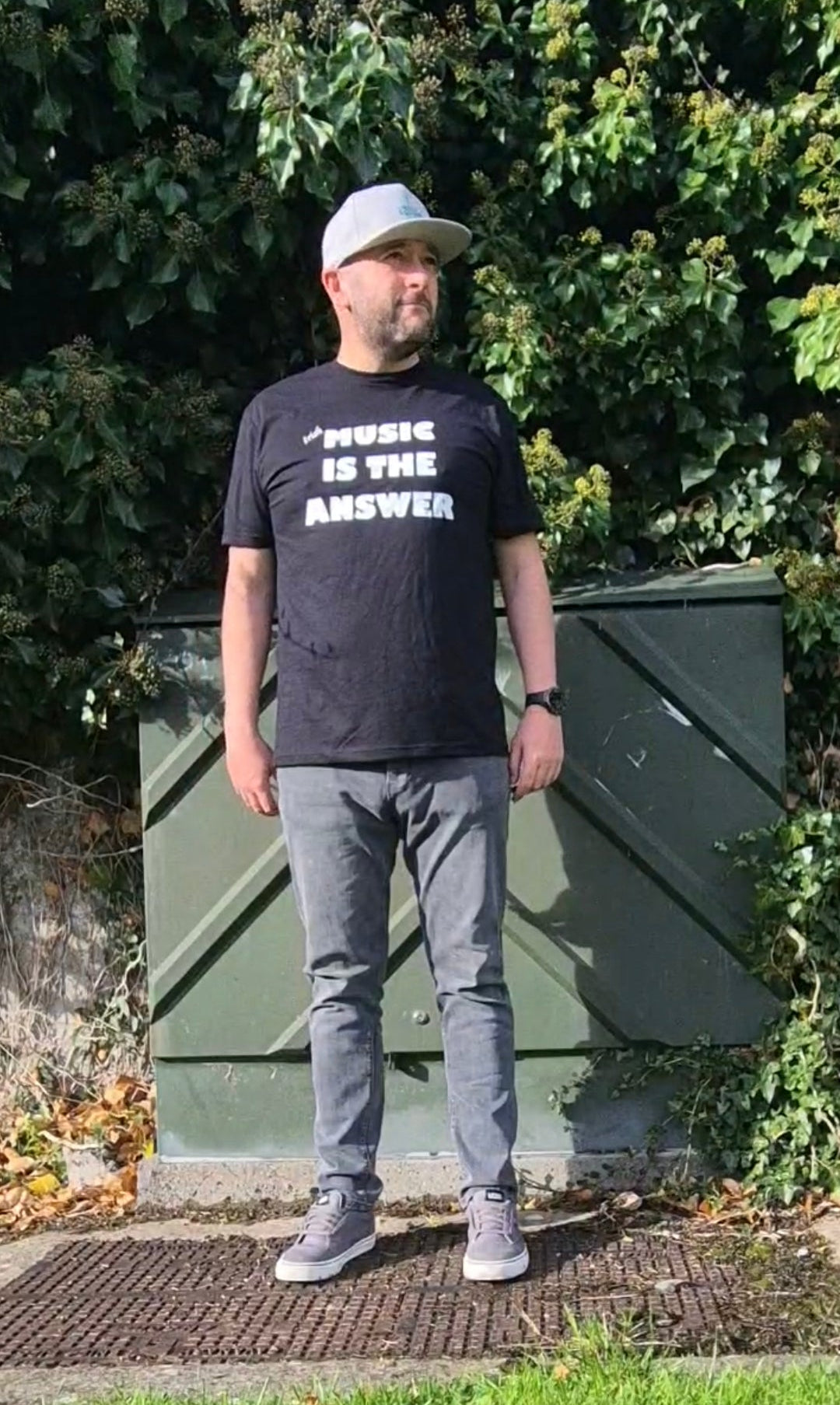 Short sleeve "Music is the Answer" T-Shirt